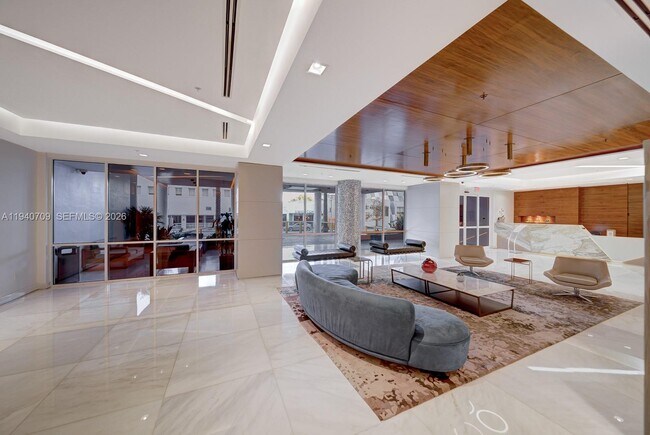 Building Photo - 1900 Sunset Harbour Dr