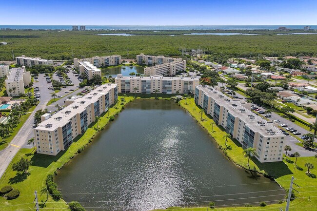 Building Photo - 301 SE 3rd St