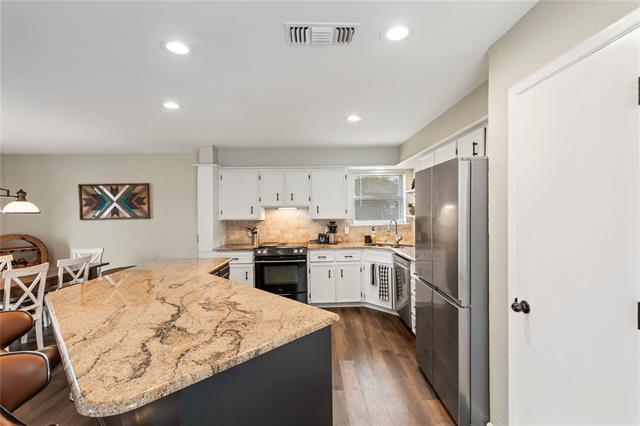 Building Photo - 301 Granada Calle St