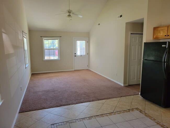 Building Photo - 458 Austin St