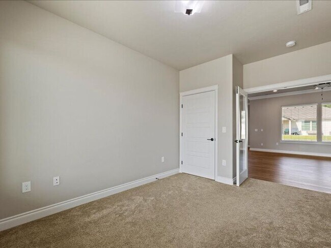 Building Photo - 1615 Palermo Ave