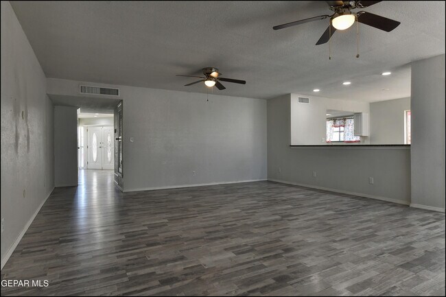 Building Photo - 1739 Russ Randall St