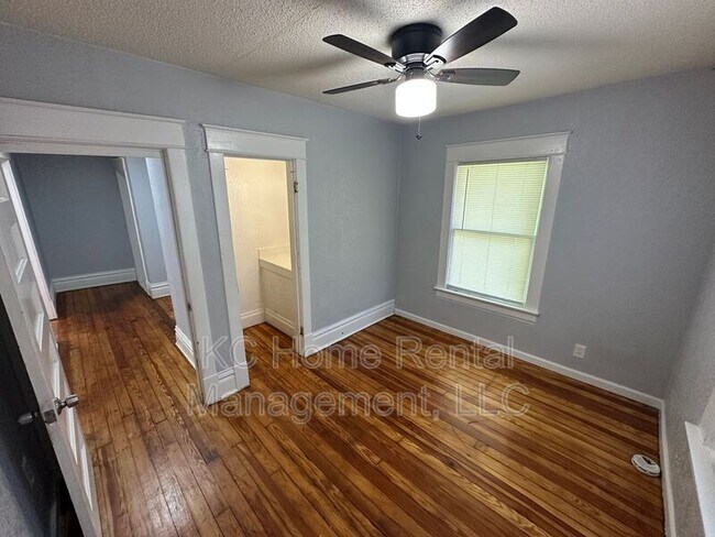 Building Photo - 6118 S Benton Ave