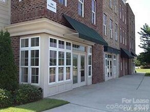 Building Photo - 105 Singleton Rd