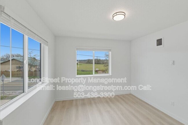 Building Photo - 828 S 19th St