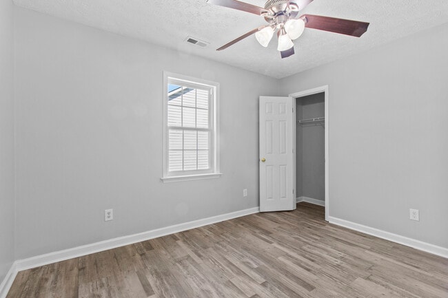 Building Photo - 107 Luke Ct