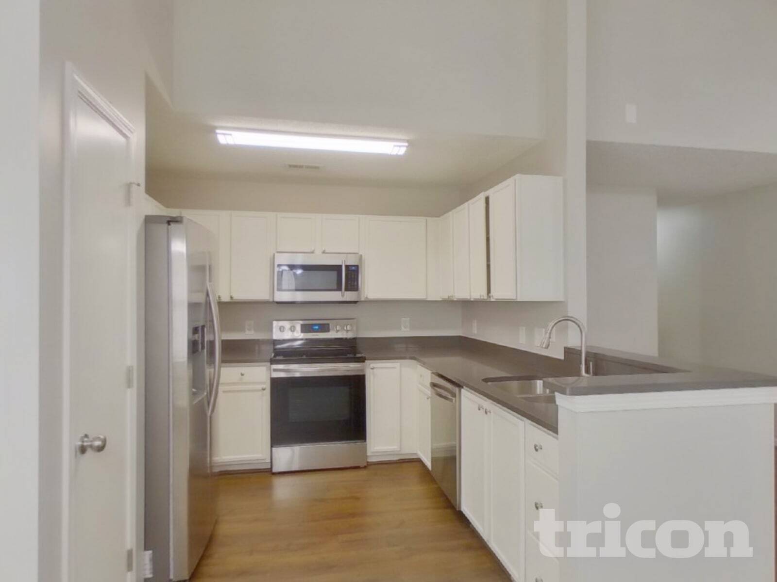 Building Photo - 529 Pullman St SW