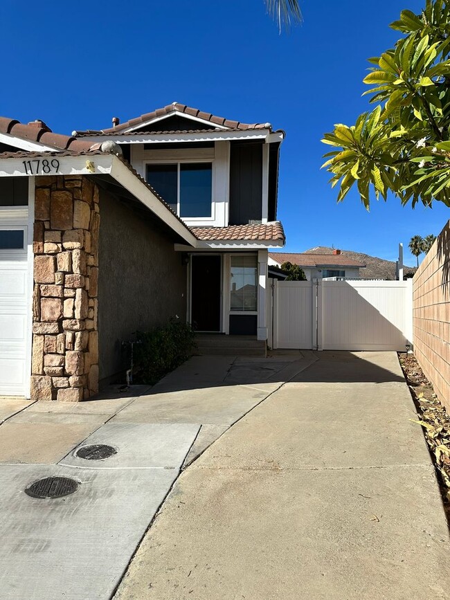 Building Photo - Beautifully updated 3-Bedroom, 2.5-Bath Home