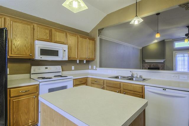Building Photo - 718 Donny Brook Dr