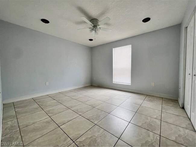 Building Photo - 12650 Kenwood Ln