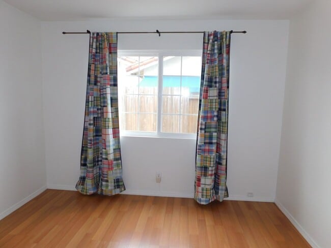 Building Photo - Beautiful single story 3 bedroom, 2 bathroom home in Fountain Valley