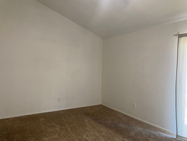 Building Photo - Single Family One-Story Home Available!!!