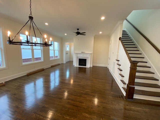 Building Photo - 925 Horizon Dr