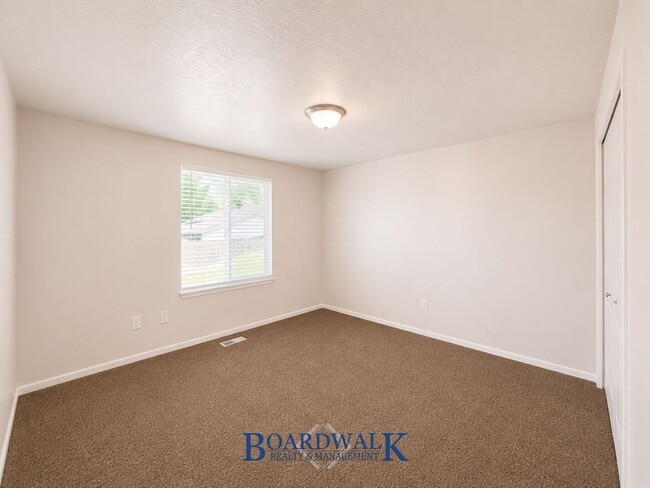 Building Photo - 3549 Colby Ave