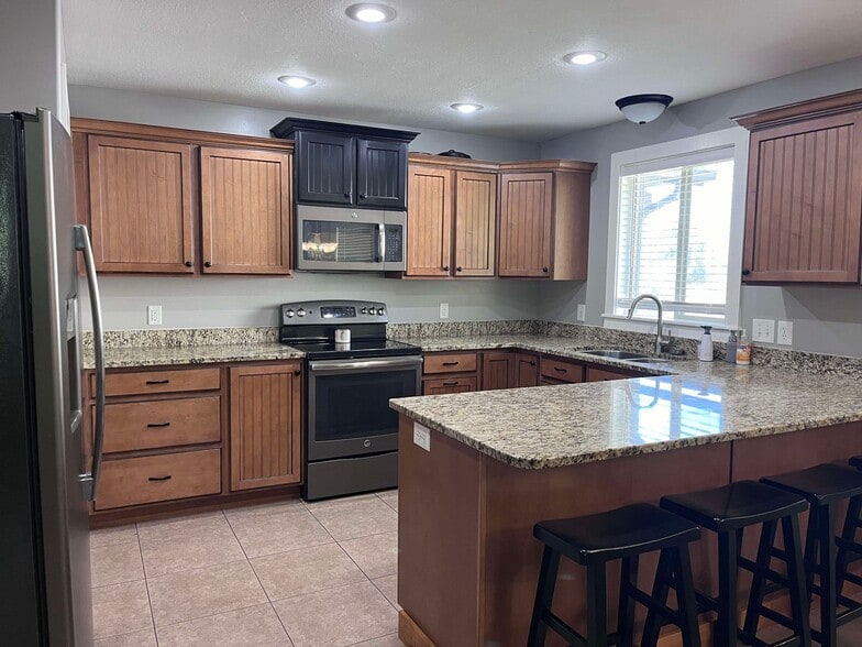 Building Photo - 639 S Appaloosa Cir