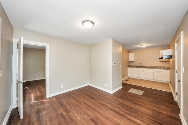 Building Photo - Move in Before the Holidays! Cozy Childers...