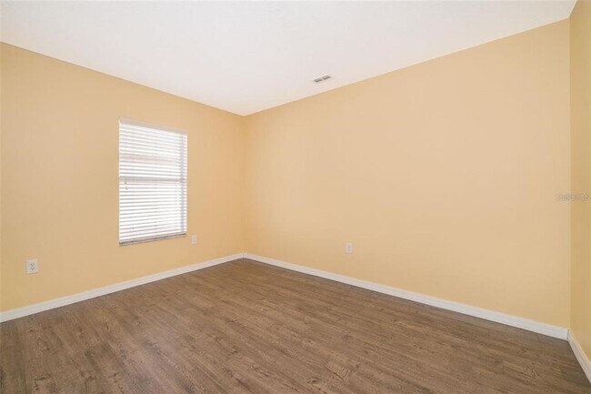 Building Photo - 337 Alfani St