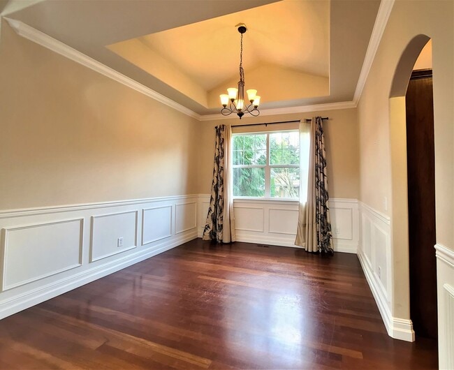 Building Photo - Luxurious 4 Bed/2.5 Bath Lynnwood Home - Available Now!