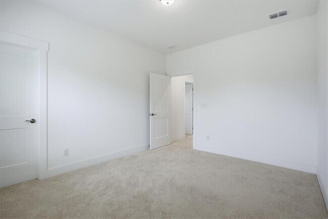 Building Photo - 4815 Wayt Farm Overlook