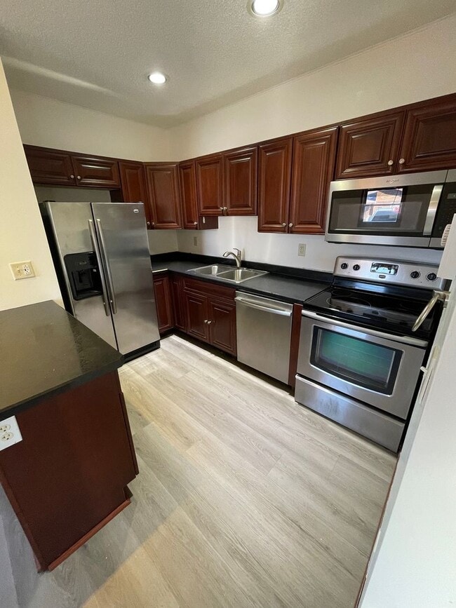 Building Photo - 1511-1513 Logan Ave