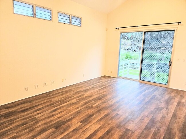 Building Photo - Niu Valley 4 Bedroom 3 Bathroom 2 Parking ...