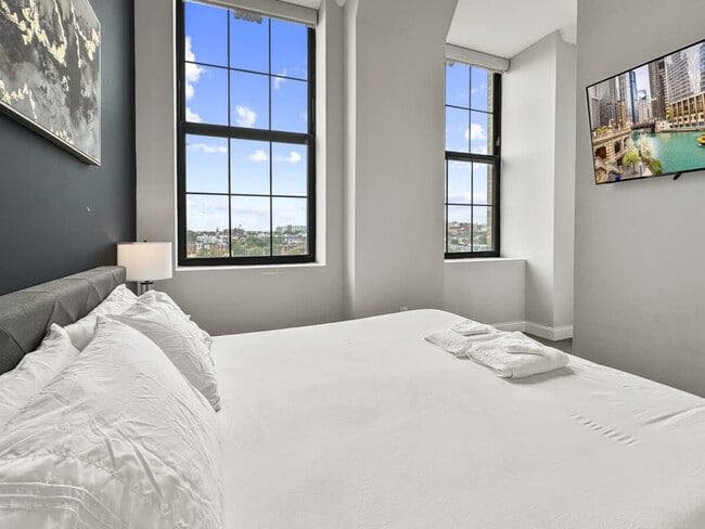 Building Photo - 1421 N 5th St