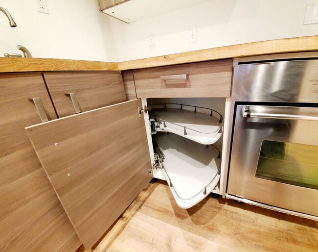 Building Photo - 719 Remington St