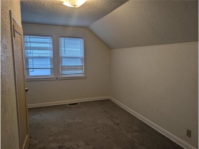 Building Photo - 5027 6th St NE