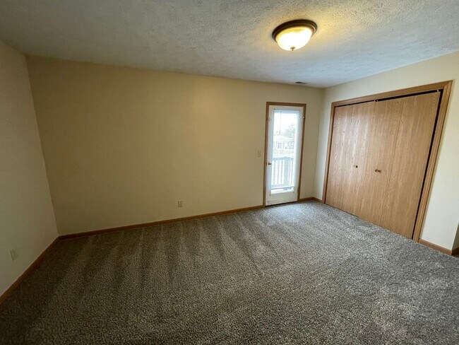 Building Photo - 3 Bedroom 3.5 Bath Townhouse
