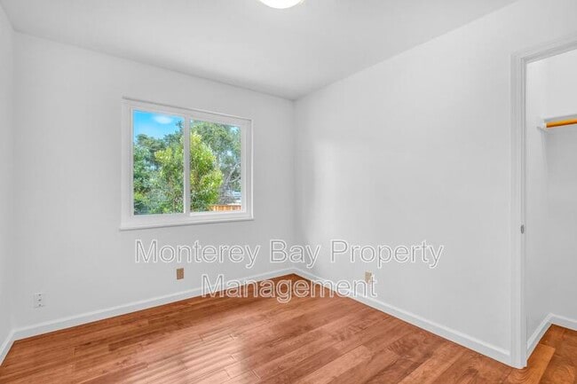 Building Photo - 2937 Lupin Ln