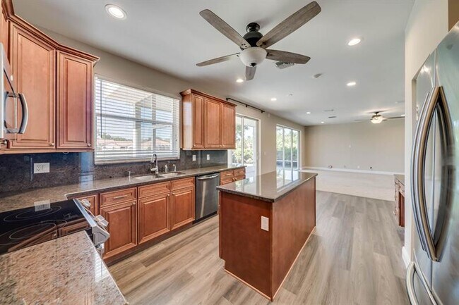 Building Photo - 558 Stonemont Dr