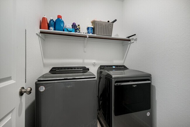 Building Photo - Move-In Ready Gem with Open Layout & Prime Location