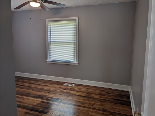 Building Photo - 1316 Sewanee Dr