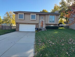 Building Photo - Updated 3-Bedroom Home Near Standing Bear ...