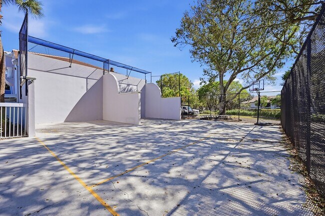 Building Photo - 5267 Europa Dr