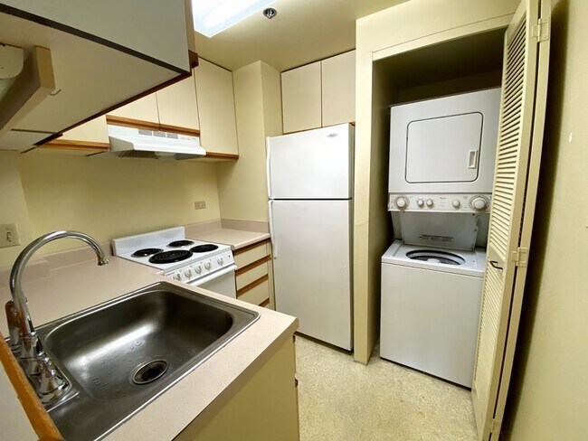 Building Photo - 504YAS