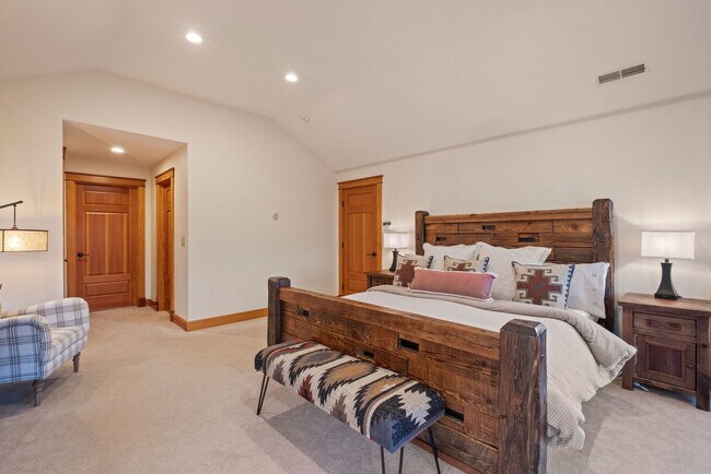 Building Photo - 20 Yellow Birch Cir