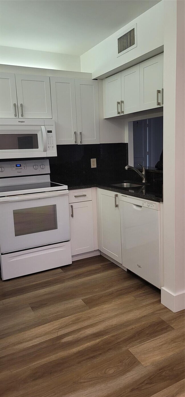 Building Photo - 10790 NW 14th St