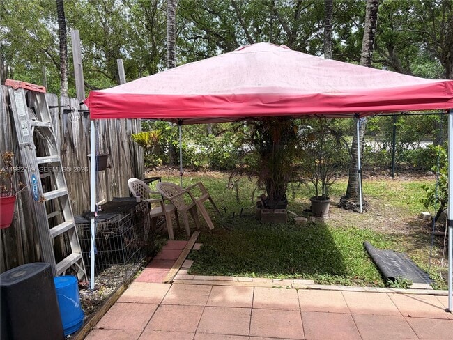 Building Photo - 2281 NE 42nd Ave