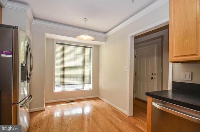 Building Photo - 8860 Ashgrove House Ln