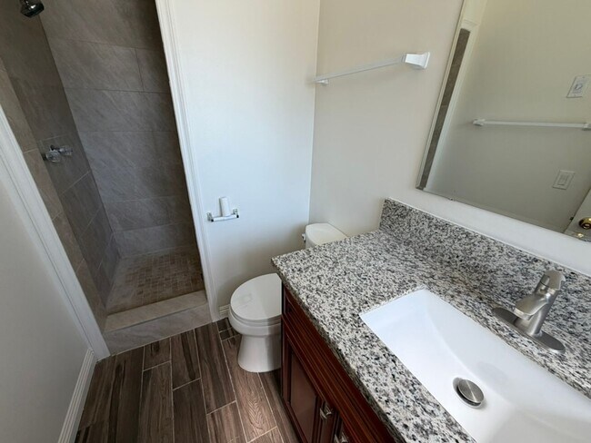Building Photo - 512 S La Serena Dr