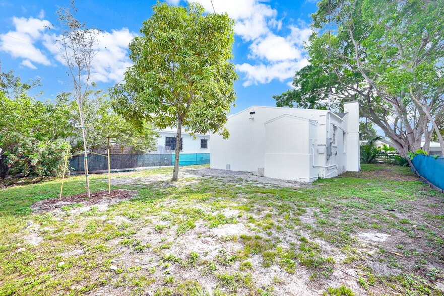 Building Photo - 503 NW 47th St