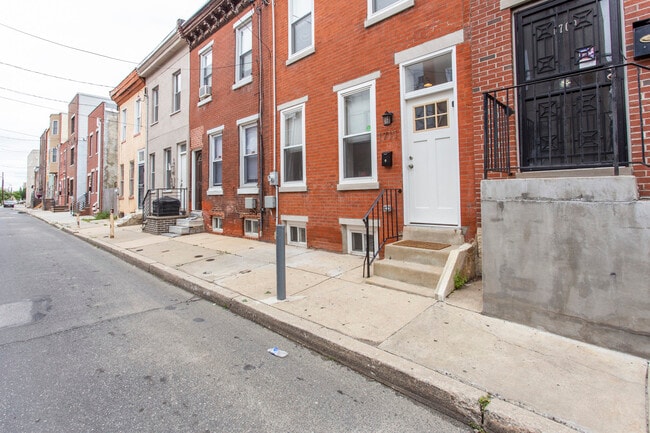 Building Photo - 1711 Latona St