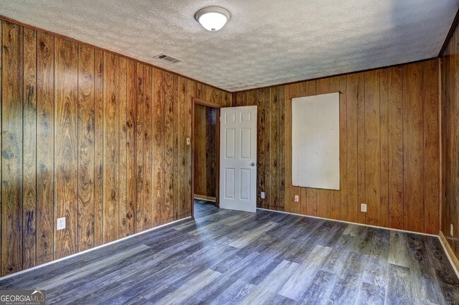 Building Photo - 509 Lynmore Cir