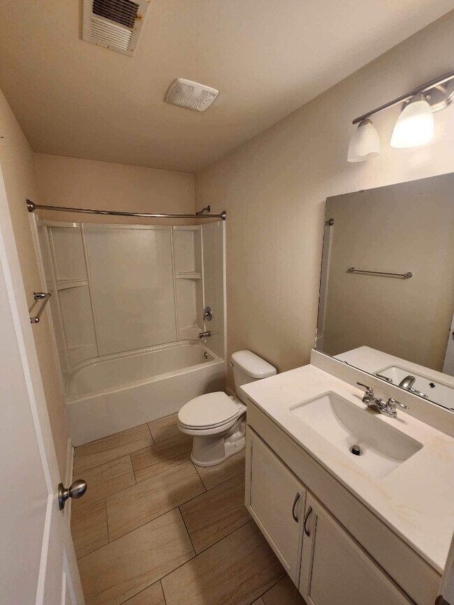 Building Photo - 5428 Sunset Lake Ln