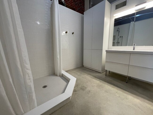 Building Photo - 54 Old Granite St