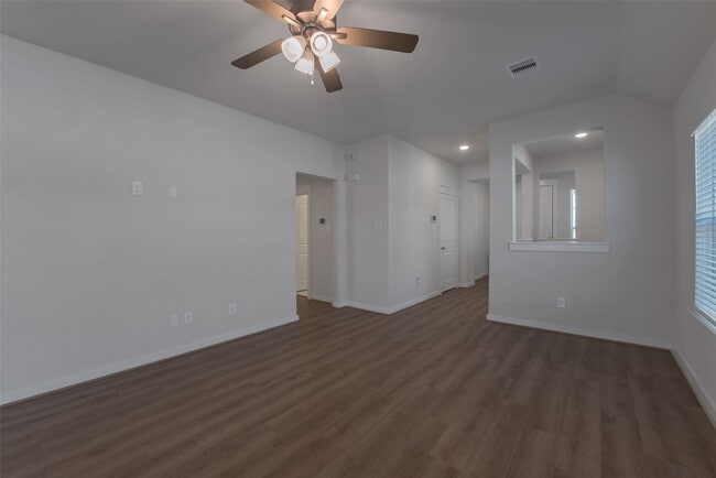 Building Photo - 7534 Coral Ter Dr