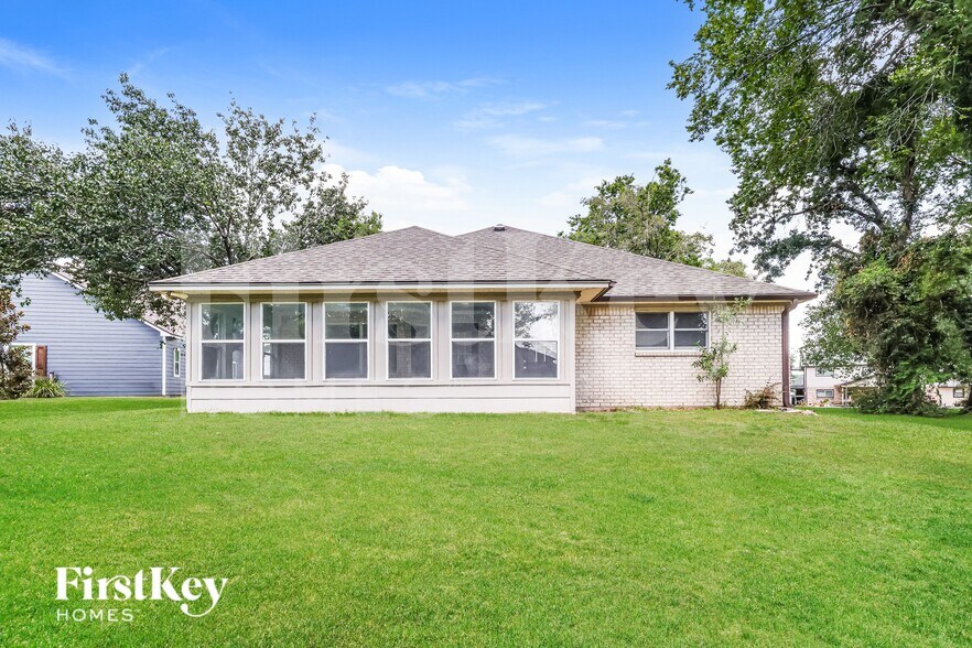 Building Photo - 14042 Hunters Glen