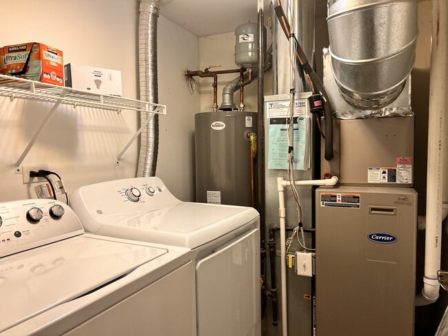 Building Photo - 14624 Paul Revere Ln