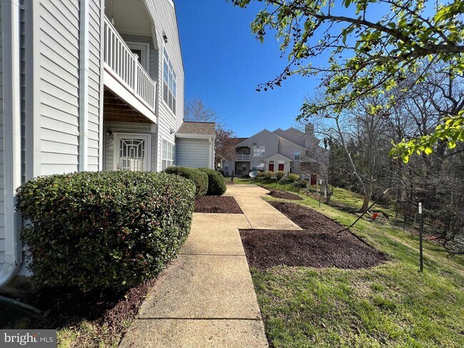 Building Photo - 8720 Grasmere Ct